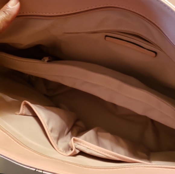 HOST PICK!! ⚘⚘⚘ Nine West Tote - Picture 7 of 8